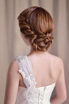 Peinados con Trenzas para una Novia - Bodas Low Updo Hairstyles, Curls Hairstyles, Wedding Indian, Peinados Recogidos, Hairstyles Updo, Hairstyles Wedding, Cool Braids, Low Bun, Wedding Hairstyles Updo