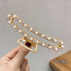 Overview: 100% new design and high quality Must-have for fashion women Have a beautiful appearance A pretty hairpin that is comfortable enough to wear around daily. High polished. Exquisite workmanship and comfirt Fit. Specifications: Material: Alloy/Silver/Gold Style: Japanese and Korean Hair accessories classification: catch clip Mosaic material: alloy inlaid artificial gems/semi-precious stones Package Content: 1 x Hairpin Elegant Gold Hair Accessories For Spring, Korean Hair Accessories, Body Oil Spray, Korean Hair, Back Of The Head, Style Japanese, Style Japonais, Wholesale Bags, Baby Outfits Newborn