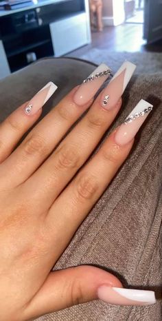 Baddie French Tip Acrylic Nails, Baddy Nails, Buchona Nails, Almond Acrylic Nails Designs, Coffin Nails Ombre, Hard Nails, Colored Acrylic Nails