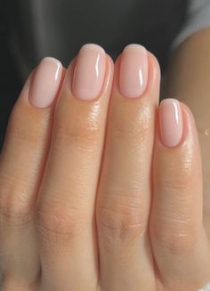 saasdads Pink Nails Engagement, Bridesmaid Nails Neutral, Short Engagement Nails, Clean Short Nails, Engagement Shoot Nails, Short Clean Nails, Soap Nails, Milky Pink Nails, Natural Nails Manicure