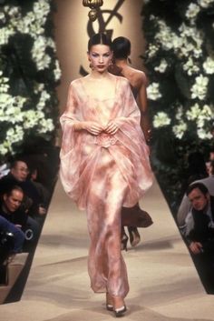 Fashion Week 2020 Runway, Ysl Runway, Runway Aesthetic, Haute Couture Style, Harry Clarke, 00s Mode, Chanel Runway