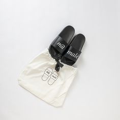 Handmade sliders, summer fashion ladies shoes, Black platform sliders, rubber slippers. Add to your Birth- bag, comes with a cotton bag Rubber Slippers, Overnight Travel Bag, Comfy Slippers, Black Slippers, Black Slides, Mom To Be, Baby Slippers, Black Platform, Fabric Bags