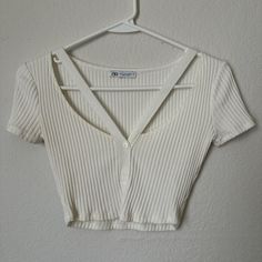 Moving Soon And Need This Out. Accepting Most Offers!! Nwot- White Ribbed Crop Top In Size S, Can Fit Both Xs And S Comfortably. Small Mark Shown On 3rd Photo, This Was Next To A Top I Accidentally Spilled Makeup On. Very Faint And Not Very Noticeable. Zara White Ribbed Top, Zara White V-neck Crop Top, I Accidentally, Ribbed Crop Top, Zara White, Bra Top, Zara Tops, Bra Tops, Need This