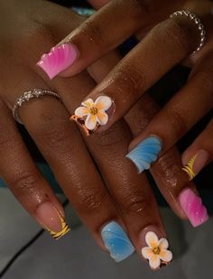 Short Island Nails, Summer Nail Inspo Acrylic Square, Summer Island Nails, Short Nails Tropical, Caribbean Inspired Nails, Duck Nails Aesthetic, Nails For Island Vacation, Building Gel Nail Designs, Beach Vacation Nail Ideas Short