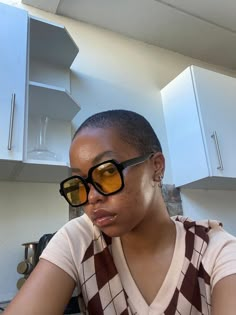 Bald Aesthetic, Bald Head Women Aesthetic, Black Women Shaved Head, Buzzcut Girl Black Hair, Beautiful Bald Black Women, Bald Haircut, Crown Inspiration, Buzzed Hair Women