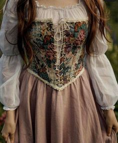 Faire Outfit, Ren Faire Outfits, Fair Outfits, Fest Outfits, Corset Outfit, Floral Bustier, Mode Hippie, Corset Fashion