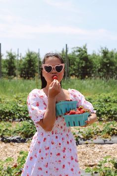 strawberry season | strawberry picking | u-pick strawberries | NJ local farm | Terhune Orchards | strawberry fields | strawberry farm | summer strawberries | mommy and me | July baby Strawberry Photo Ideas, Strawberry Fields Aesthetic