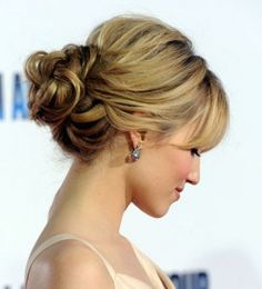 @Katie Hrubec Hrubec Hrubec McKinnie...poof n bun Sanggul Modern, Peinados Recogidos, Fishtail Braid, Hair Guide, Dianna Agron, Wedding Hair Inspiration, Short Hair Updo