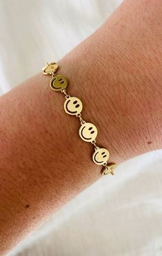 Smile Face Emoji, Preppy Accessories, Preppy Bracelets, Face Emoji, Preppy Jewelry, Indie Jewelry, Jewelry Accessories Ideas, Dope Jewelry, Outfits 2022