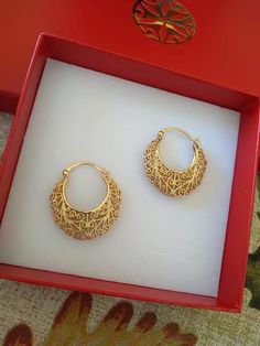 Girls Weakness, Unique Gold Jewelry Designs, Wedding Jewelry Sets Bridal Jewellery, Indian Bridal Jewelry Sets, Bridal Jewellery Design, Gold Bridal Jewellery Sets, Jewelry Set Design, Indian Jewellery Design Earrings