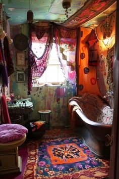 Far Out Hippie Curtains to Give Your Home Groovy Vibes - DreamyHomeStyle Hippie Chic Style, Hippie Curtains, Hippie House, Diy Suncatchers, Groovy Vibes, Hippy Room, Anime Room, Indie Room