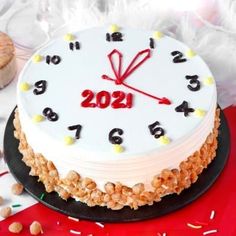 New Year Cake Decor Simple New Year Cake Design, New Year Cake Decoration, New Year Clock, Flower Cake Design, New Year Cake, Piano Cakes, Cookie Cake Designs