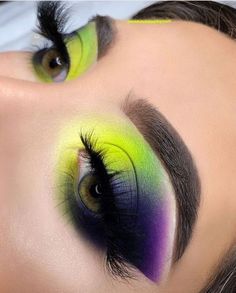 Atarah Mayhew, Drag Make-up, Make Up Videos, Purple Makeup, Smink Inspiration, Beautiful Eye Makeup