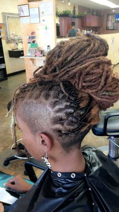 Dreadlock Mohawk Women, Mowhak Hairstyle Locs, Half Shaved Head With Locs, Locs With Shaved Sides Dreadlocks, Mohawk Dreadlocks, Dred Lock Styles For Women Mohawk, Mohawk Locs, Petal Loc Mohawk