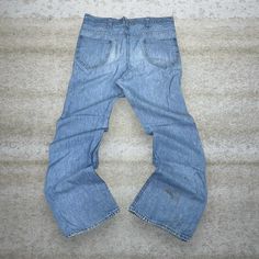 True Vintage Lee Jeans Bell Bottoms Flared Fit Light Wash 70s Skate / Streetwear Condition: 7/10 (work wear marks, aka some character) Men's Size:  Waist: 36" Length (inseam): 32" Leg Opening: 10" Thigh Opening: 11" Front Rise: 11" Jeans Bell Bottoms, Oxford Ms, Skate Streetwear, Jean Vintage, Skater Streetwear, Lee Jeans, True Vintage, Bell Bottoms, Flare Jeans