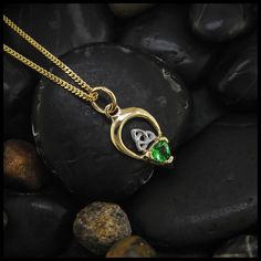 Trilliant Tsavorite Pendant in Gold Heart Knot, Celtic Pendant, Trinity Knot, Tsavorite Garnet, White Gold Set, Sell Gold, Bar Pendant, Curb Chain, Stone Settings