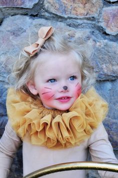 lion collar small size Clown Collar, Halloween Infantil, Toddler Halloween Costumes, Easy Costumes, Toddler Halloween, Fantasias Halloween, Easy Halloween Costumes, Halloween 2018