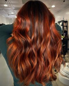 Vivid Auburn Hair with Curls Deep Auburn Hair, Light Auburn Hair Color, Brown Auburn Hair, Auburn Red Hair, Copper Brown Hair, Copper Hair Color Ideas, Light Auburn Hair, Hairstyles 2024, Hair Color Auburn