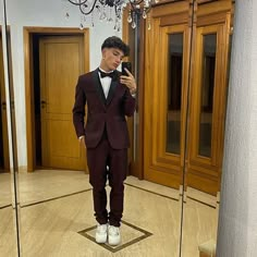 Guys Prom Outfit, Suits For Guys, Cat Hug, Prom Suits, Prom Outfits, Gala Dresses