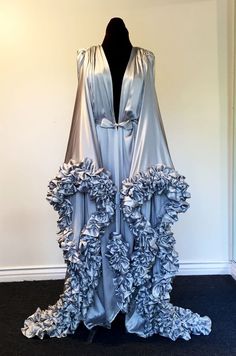 Lingerie Silk, Silk Dressing Gown, Silver Silk, Bridal Robes, Silk Charmeuse, Nightgowns, Luxury Lingerie