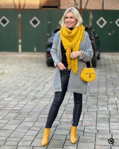 Fall Looks, Winter Scarf, Capsule Wardrobe, Knitted Scarf, Drive, Wardrobe, Boots, On Instagram, Instagram