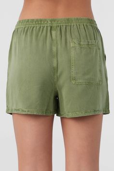 Essential pull-on short that's perfect for beach days or exploring the city. Our Francina short has a lightweight feel, front patch pockets and an elastic waist with drawcord. O'Neill Women's woven pull-on short 2.5" Inseam 10 3/4" Rise Encased elastic waistband with drawcord 100% Viscose twill Flannel Sweatshirt, Short Scarves, Woman Weaving, Twill Shorts, Bottom Clothes, Beach Days, Beach Day, Womens Bottoms, Elastic Waistband