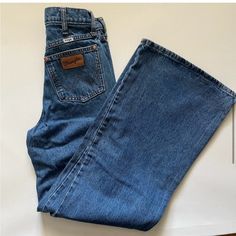 Wrangler Jeans Size - 25 Condition - Perfect Condition Like New Kimes Jeans, Western Clothing, Western Jeans, Wrangler Jeans, Western Outfits, Christmas List, Jeans Style, Western Fashion, Flare Jeans