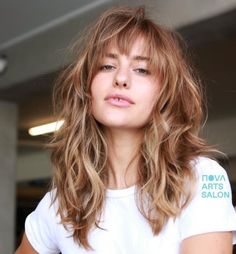 Shaggy Layered Haircut, Shag Layered Hairstyles, Pale Skin Hair Color, Long Shag Hairstyles, Curly Shag Haircut, Medium Shag Haircuts, Long Shag Haircut, Shag Hairstyles, Shag Haircut