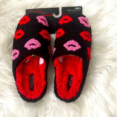 Perfect Slippers For The Season And Perfect Gift For Christmas Or Valentine’s Day . Comfort, Warmth , Style And Cuteness All In One In This Pair. Marilyn Monroe Accessories, Marilyn Monroe Shoes, Fuzzy Slippers, Marilyn Monroe, All In One, Slippers, Black And Red, Perfect Gift, Women Shoes