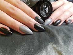 Black and grey nails NailoverNederland Black And Gray Nails, Black And Grey Nails, Short Coffin Ombre, Ombre Nails Short, Coffin Ombre, Beckham Hair, Nail Party, Grey Nail Designs