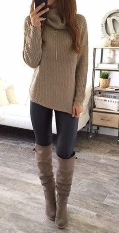 Craving for fall wardrobe Inspiration? You will have a boost of ideas with these Trending Fall Outfits to Try Now and look great this season Leggings Outfit Summer Casual, Fall Trends Outfits, Legging Outfits, Outfit Jeans, Outfit Trends, Winter Outfits For Work, Casual Winter Outfits, Casual Summer Outfits