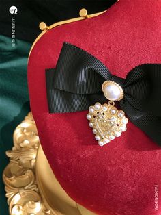 Attention: This price includes a brooch only, others are not included.Material: Alloy, ribbon.Size: 11*8.5cm.Hand measurement will have discrepancy of about 0.3cm.Weight: 14.18g. Black Vintage, Ribbon Bow, Ribbon Bows, Retro Vintage, Ribbon, Black