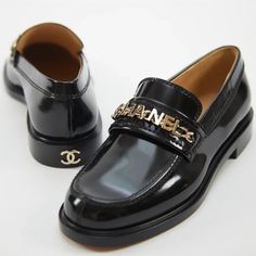 Chanel 21s Chain Loafers Black Authentic 37.5. Literally Brand New Only Worn Them Once For 2 Hours. Comes With Everything Box, Dust Bag And Receipt. Sold Out Everywhere. Channel Slippers Women, Channel Loafers Shoes, Chanel Platform Loafers, Black Loafers Chanel, Chanel Loafers, Loafers Outfit, Flat Loafers, Chanel Black, Chanel Shoes