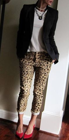 Animal Print Fashion, Print Pants, Red Shoes, Printed Pants, Passion For Fashion, Fashion Prints