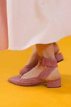 Emilia Wickstead | Spring 2017 Details Elle Shoes, Emilia Wickstead, Latest Shoe Trends, Balenciaga Shoes, Pink Shoes, Spring 2017, Shoe Style, Vintage Shoes