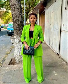 Green is the new black Look Zara, Classy Style, Style Upgrade, Black Business, Business Meeting, Pants Casual, Long Sleeve Blazers, Tailored Pants