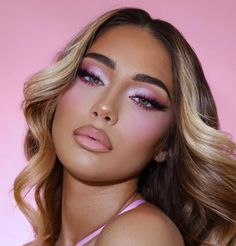 Soft Glam Makeup Pink Lip, Pastel Pink Eyeshadow Looks, Pink Makeup Looks For Hooded Eyes, Makeup Looks Barbie, Pink Bratz Makeup, Pink Hair Makeup Looks, Pink Formal Makeup, Silver And Pink Makeup Looks, Aurora Makeup Look