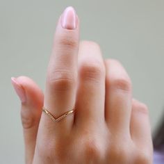 Year Rings Gold, V Gold Ring, Finger Rings Designs Gold, Everyday Gold Ring, V Rings Gold, Rings For Everyday Wear, Everyday Rings For Women, Sinple Rings, Rings For Index Finger For Women