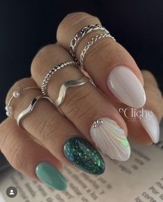 Subtle Mermaid Nails, Nails Sirena, Siren Nails, Under The Sea Nails, Cruise Nails, Chrome Nails Designs, Casual Nails, Glamorous Nails, Cute Gel Nails