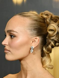 Lily Rose Depp Updo, Lily Rose Hair, Lily Rose Depp Side Profile, Lily Rose Depp Smile, Lilly Rose Depp Nosferatu, Lily Rose Depp Nosferatu Press, Lily Rose Depp Nosferatu, Lily Rose Depp The Idol