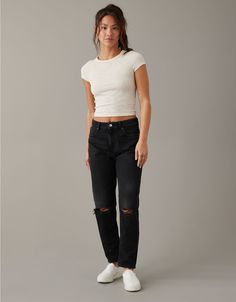 AE Strigid Mom Jean White Shirt Black Jeans, Black Mom Jeans Outfit, Black American Eagle Jeans, American Eagle Black Jeans, American Eagle Mom Jeans, Mom Jeans Outfit, Black Mom Jeans, Black Jeans Outfit, Comfy Jeans