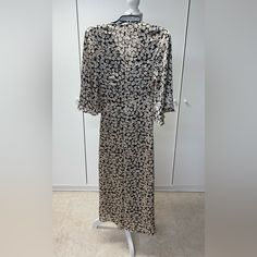 Nwot Zara, Hi-Low Floral, V-Neck Dress Size Extra Small Very Cute Dress Zipper At The Side Dress Zipper, Cute Dress, Zara Dresses, V Neck Dress, Black Cream, Cute Dresses, High Low Dress, High & Low, High Low