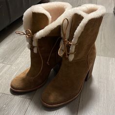 Size 8 Women, Eu 39 In Excellent Condition! Does Not Come With Box Brown Lace-up Boots With Faux Fur Trim, Size 8 Women, Shoes Ugg, Ugg Shoes, Womens Uggs, Bootie Boots, Women Shoes, Boots, Women Shopping