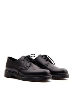 Black Leather Shoes, Dr Martens Shoes, Doc Martens, Work Boots, Dr. Martens, Daily Outfits, Shoe Collection, All Black, Leather Shoes