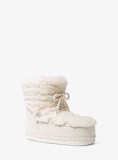 Zelda Nylon Snow Boot | Michael Kors Chunky Winter Boots, Winter Coat Style, Boots For Snow, Girly Wishlist, Fashion Snow Boots, Cute Winter Boots, Ski Trip Outfit, Ski Bunny, Angel Fire