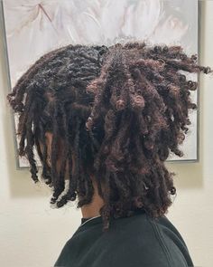 @starmade.locs Man With Dreadlocks, Dreadlock Hairstyles For Men, Short Locs Hairstyles, Dreadlock Style, Dreads Styles, Pelo Afro, Dread Hairstyles, Corte De Cabelo Masculino, Dreadlock Hairstyles