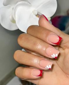 Red French Tips With Design, Short Red French Tip, Simple Square Nail Designs, Short Red French Tip Nails, Red Short Nails Ideas, Short Square French Tip Nails, Flower Nails Acrylic, Gel Short Nails, Gel Nails French