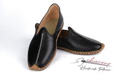 Comfy, handmade, natural leather men's flat shoes, loafers, slip ons, house shoes. The Shoes are suitable for wearing inside or / and outside. These shoes take good care of your feet; - Ethically sourced leather - %100 Handcrafted - Comfortable  - Keep your feet cool and dry.  - Made to keep your feet cool, dry & odourless. - Designed to release static electric from the body thanks to leather sole..  - Charooq  is handcrafted and made by natural materials. This makes  each pair unique.  Artisans Handmade Footwear, Flat House, Blue Leather Sandals, Shoes Stand, Line Pattern, Single Line, Leather Slippers, Comfortable Flats, House Shoes