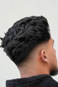 :heart: Low fade hair trends that will always be in style. Learn easy tips on keeping your fades looking fresh and also cute ideas on how to wear your low fades. :heart: #lovehairstyles #hair #hairstyles #haircuts #lowfadehaircut #lowfade #fadehaircuts Low Fade Haircut Men's, Top Fade Haircut, Very Short Hair Men, Mid Fade Haircut, Men Fade Haircut Short, Short Haircuts For Men, Low Fade Haircut