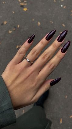 Rich, simple, and undeniably gorgeous. These burgundy almond nails are the perfect blend of elegance and edge for a mob wife who knows how to keep it classy and simple. September Nails, Purple Nail, Dark Nails, Dream Nails, Funky Nails, Chic Nails, Purple Nails, Cute Acrylic Nails